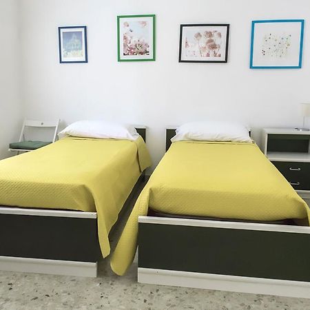 N050 - Numana, Trilocale In Centro Con Portico E Posto Auto Apartman Kültér fotó