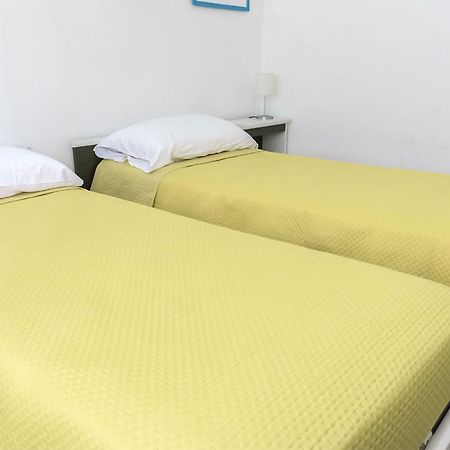 N050 - Numana, Trilocale In Centro Con Portico E Posto Auto Apartman Kültér fotó