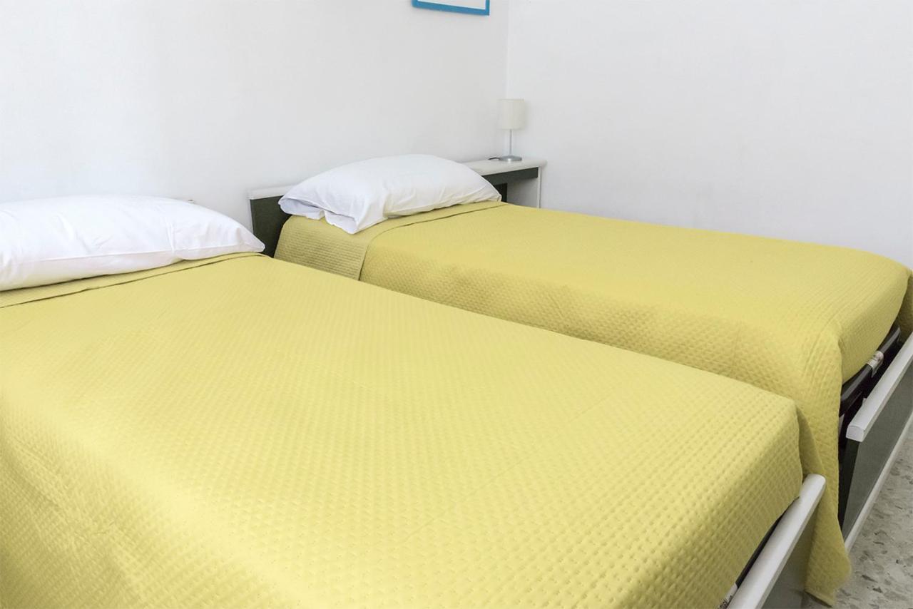 N050 - Numana, Trilocale In Centro Con Portico E Posto Auto Apartman Kültér fotó